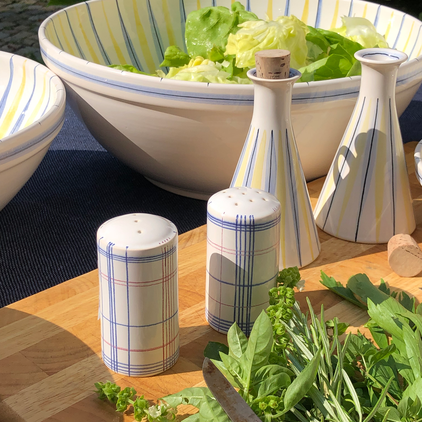 Essig- und Ölflaschen